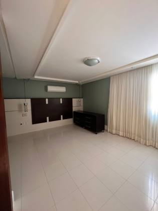 Casa alto padrão cond. Horto Vilas – 4 suítes.