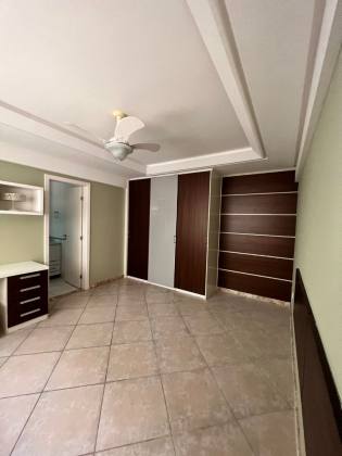 Casa alto padrão cond. Horto Vilas – 4 suítes.
