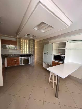Casa alto padrão cond. Horto Vilas – 4 suítes.