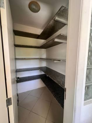 Casa alto padrão cond. Horto Vilas – 4 suítes.