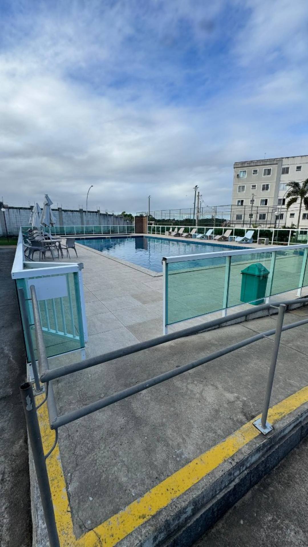 Apartamento à venda ou locação no Condomínio Serra Ville – Jardim das Margaridas.