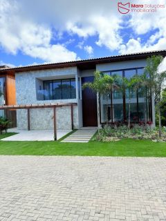 Casa Alto Padrão à Venda no Condomínio Praia Bella, Localização privilegiada: lote com frente, fundo e lateral direita para alameda.