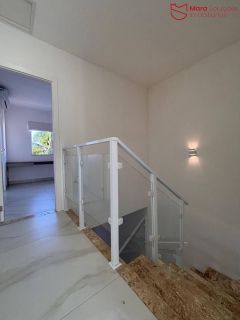 Casa de condomínio á venda em Miragem próximo do sartre Coc.