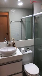 Apartamento porteira fechada 2/4 no Cond. Parque Sun Valley.