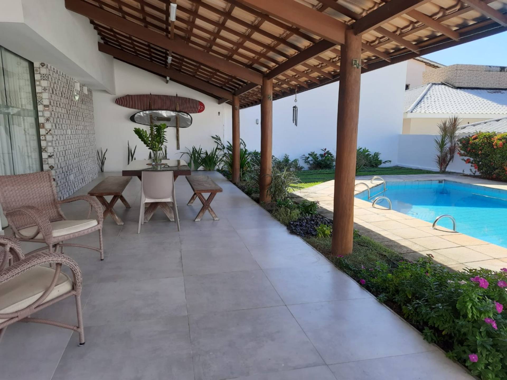 Casa 4 suítes com piscina no Eco Vilas em Vilas do Atlântico.