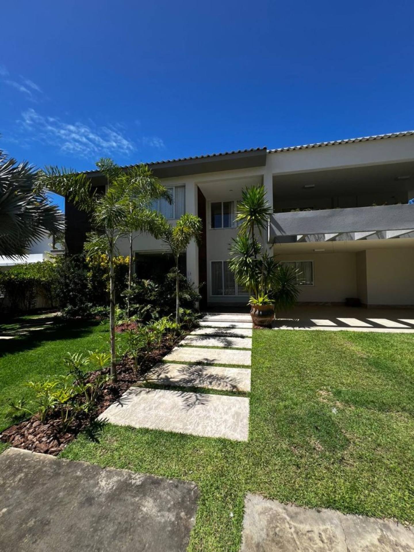 Casa à Venda e para Locação – Condomínio Busca Vida.