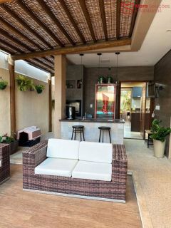 Casa de alto padrão no Condomínio Paradise.