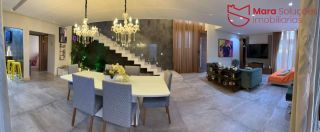 Casa de alto padrão no Condomínio Paradise.