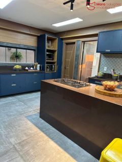 Casa de alto padrão no Condomínio Paradise.