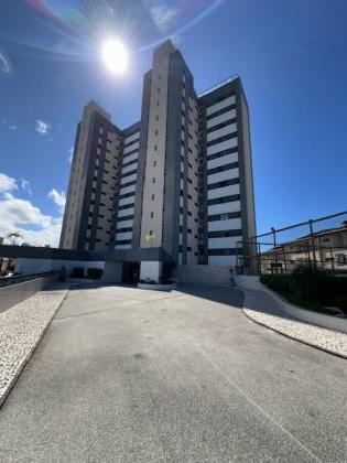 Apartamento com 4/4 Alto Padrão com Vista Mar – Patamares.