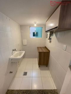 Apartamento 2/4, nascente em frente ao shopping busca vida.