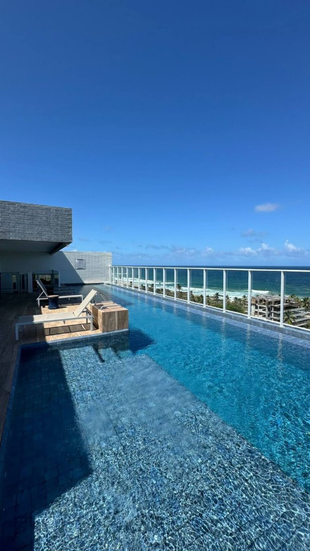 Apartamento Para Alugar com 2/4, sendo 1 suítes no novo no Ilha de pharos -Stella Mares.