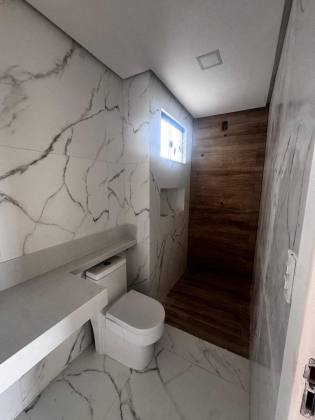 Bela Casa à Venda – Condomínio Vila Florença, Abrantes.