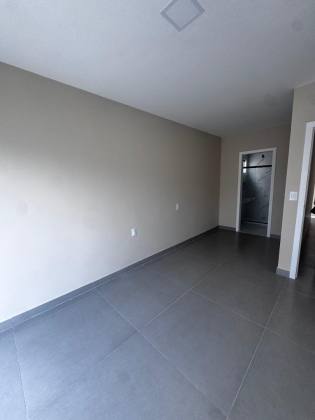 Bela Casa à Venda – Condomínio Vila Florença, Abrantes.