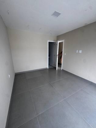 Bela Casa à Venda – Condomínio Vila Florença, Abrantes.