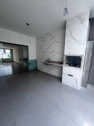 Bela Casa à Venda – Condomínio Vila Florença, Abrantes.