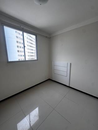 Vende-se Apartamento 2/4 no Centro de Lauro de Freitas!