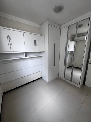 Vende-se Apartamento 2/4 no Centro de Lauro de Freitas!