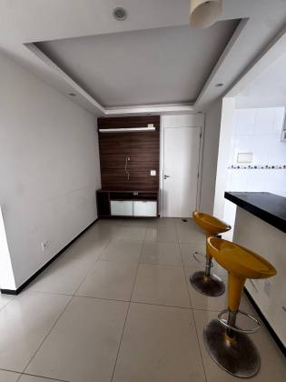 Vende-se Apartamento 2/4 no Centro de Lauro de Freitas!