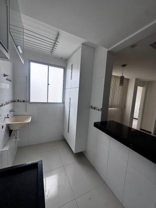 Vende-se Apartamento 2/4 no Centro de Lauro de Freitas!