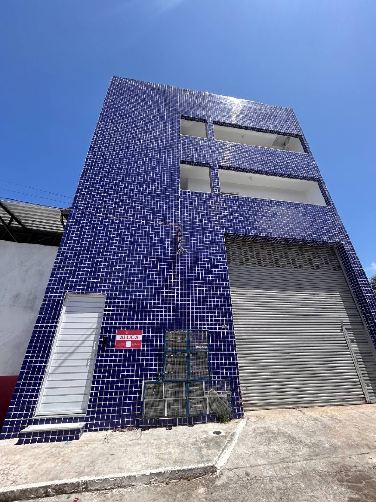 Apartamentos para Aluguel em Localização Privilegiada, próximo à estação de metrô e principais vias da cidade.