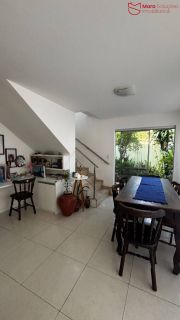 Oportunidade Imperdível em Condomínio Fechado!