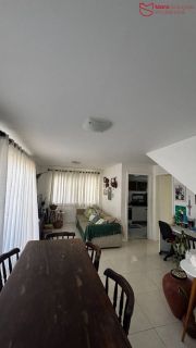 Oportunidade Imperdível em Condomínio Fechado!