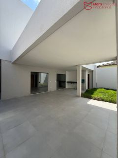 Casa à venda em Buraquinho – Condomínio Portão do Sol.