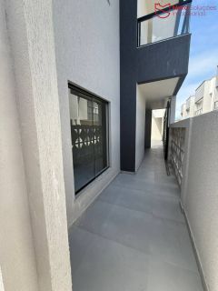 Casa à venda em Buraquinho – Condomínio Portão do Sol.