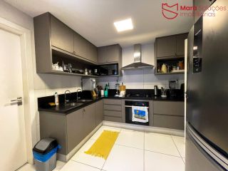 Casa de á Venda com 4/4, sendo 4 suítes no Condomínio Ilha dos Pássaros.