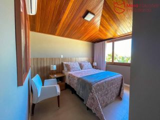 Casa de á Venda com 4/4, sendo 4 suítes no Condomínio Ilha dos Pássaros.