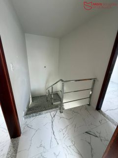 Casa de á Venda com 4/4, sendo 4 suítes no Condomínio Ilha dos Pássaros.