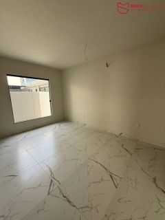 Casa de á Venda com 4/4, sendo 4 suítes no Condomínio Ilha dos Pássaros.