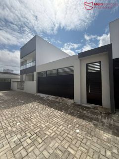 Casa de á Venda com 4/4, sendo 4 suítes no Condomínio Ilha dos Pássaros.