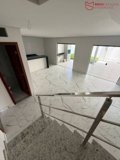 Casa de á Venda com 4/4, sendo 4 suítes no Condomínio Ilha dos Pássaros.