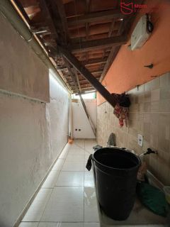 3 imóveis em um só terreno, a apenas 800 metros da praia!