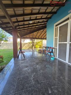 oportunidade no Hortovillas! Se você procura um imóvel espaçoso, com potencial para investimento e localizado em um dos condomínios mais luxuosos de Lauro de Freitas.