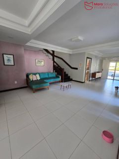 oportunidade no Hortovillas! Se você procura um imóvel espaçoso, com potencial para investimento e localizado em um dos condomínios mais luxuosos de Lauro de Freitas.