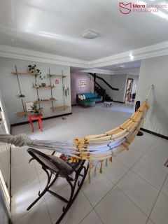 oportunidade no Hortovillas! Se você procura um imóvel espaçoso, com potencial para investimento e localizado em um dos condomínios mais luxuosos de Lauro de Freitas.