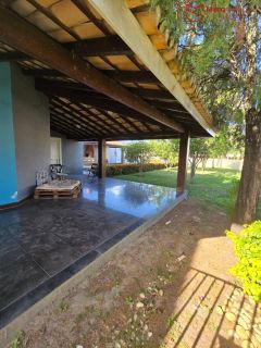 oportunidade no Hortovillas! Se você procura um imóvel espaçoso, com potencial para investimento e localizado em um dos condomínios mais luxuosos de Lauro de Freitas.