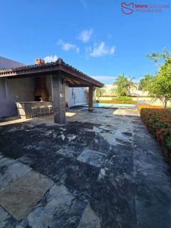 oportunidade no Hortovillas! Se você procura um imóvel espaçoso, com potencial para investimento e localizado em um dos condomínios mais luxuosos de Lauro de Freitas.