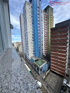 Apartamento para locação – Avenida Carlos Gomes.