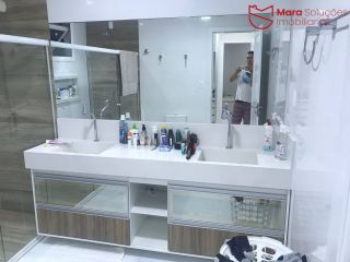 Casa de Alto padrão com 5/4 em Vilas do Atlântico!