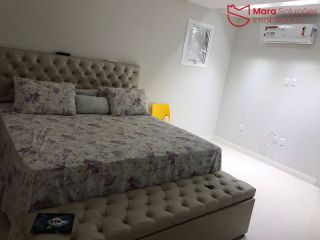 Casa de Alto padrão com 5/4 em Vilas do Atlântico!