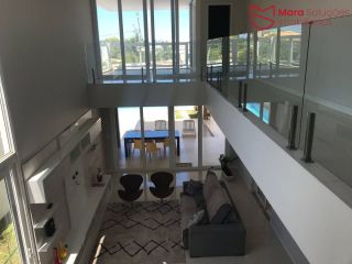 Casa de Alto padrão com 5/4 em Vilas do Atlântico!