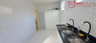 Casa ampla com dois pavimentos 6/4 para aluguel no Rio Vermelho.