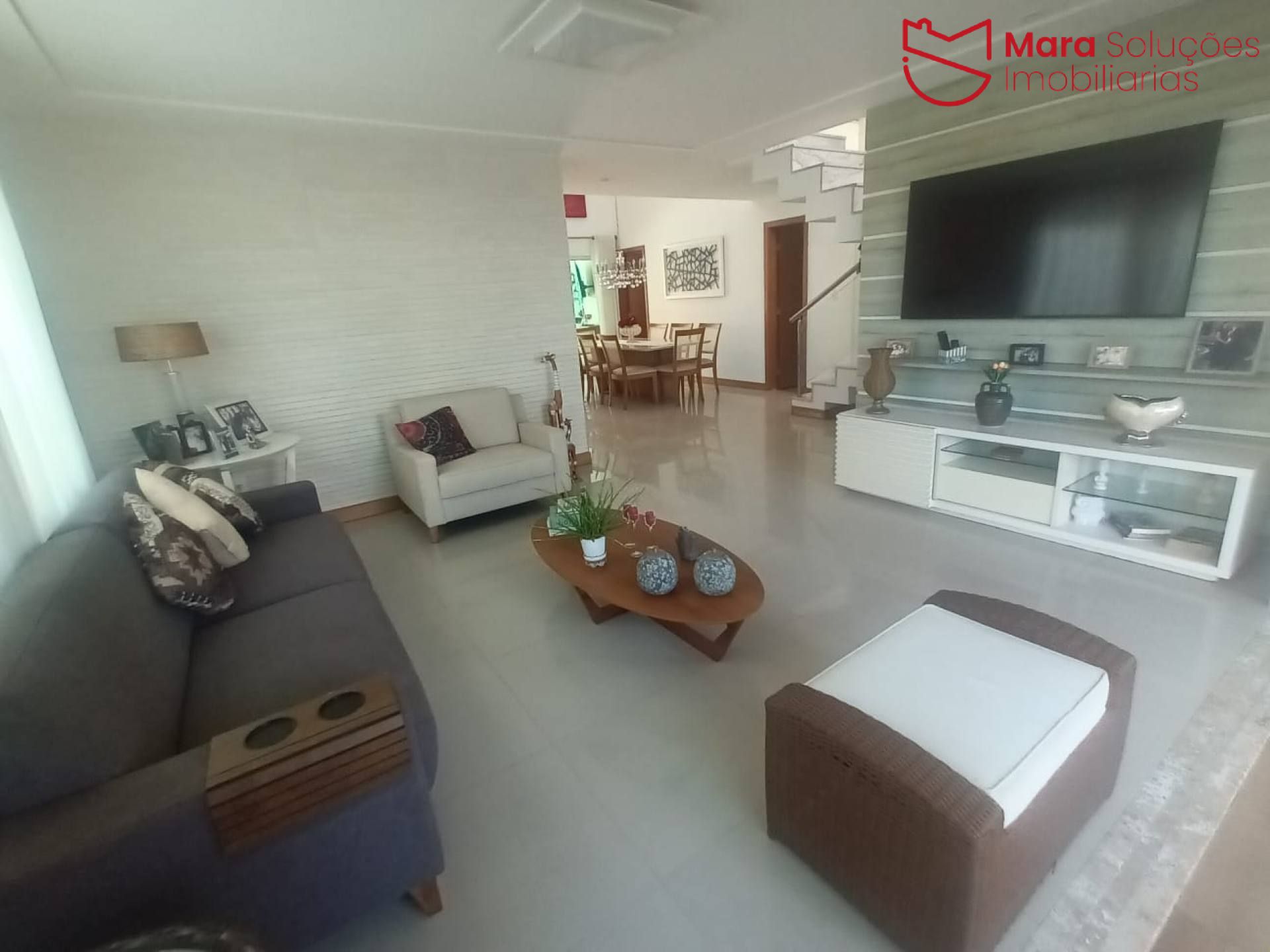 Casa duplex em Alphaville Litoral Norte.