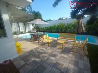 Casa duplex em Alphaville Litoral Norte.