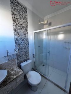 Casa à venda em Ipitanga – condomínio fechado.