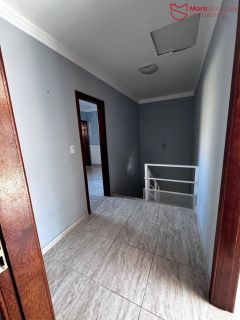 Casa à venda em Ipitanga – condomínio fechado.